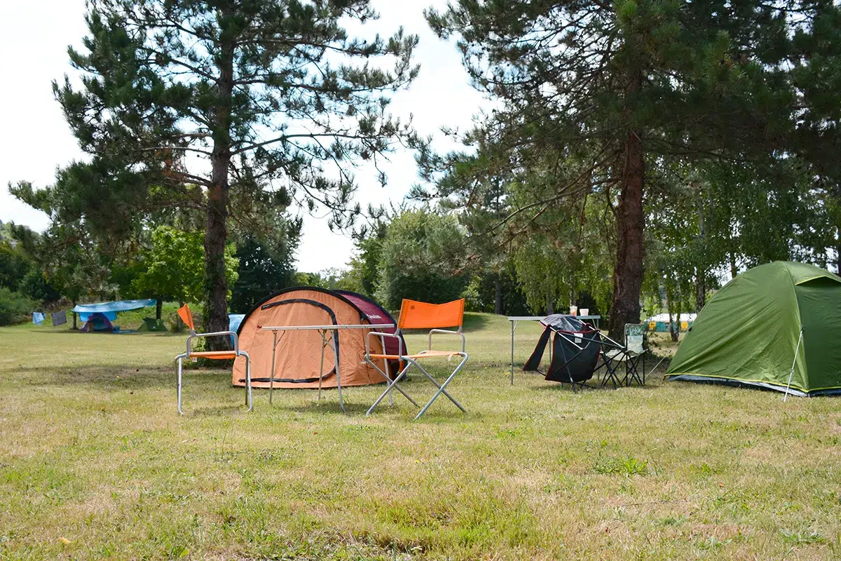 camping lot emplacement tente